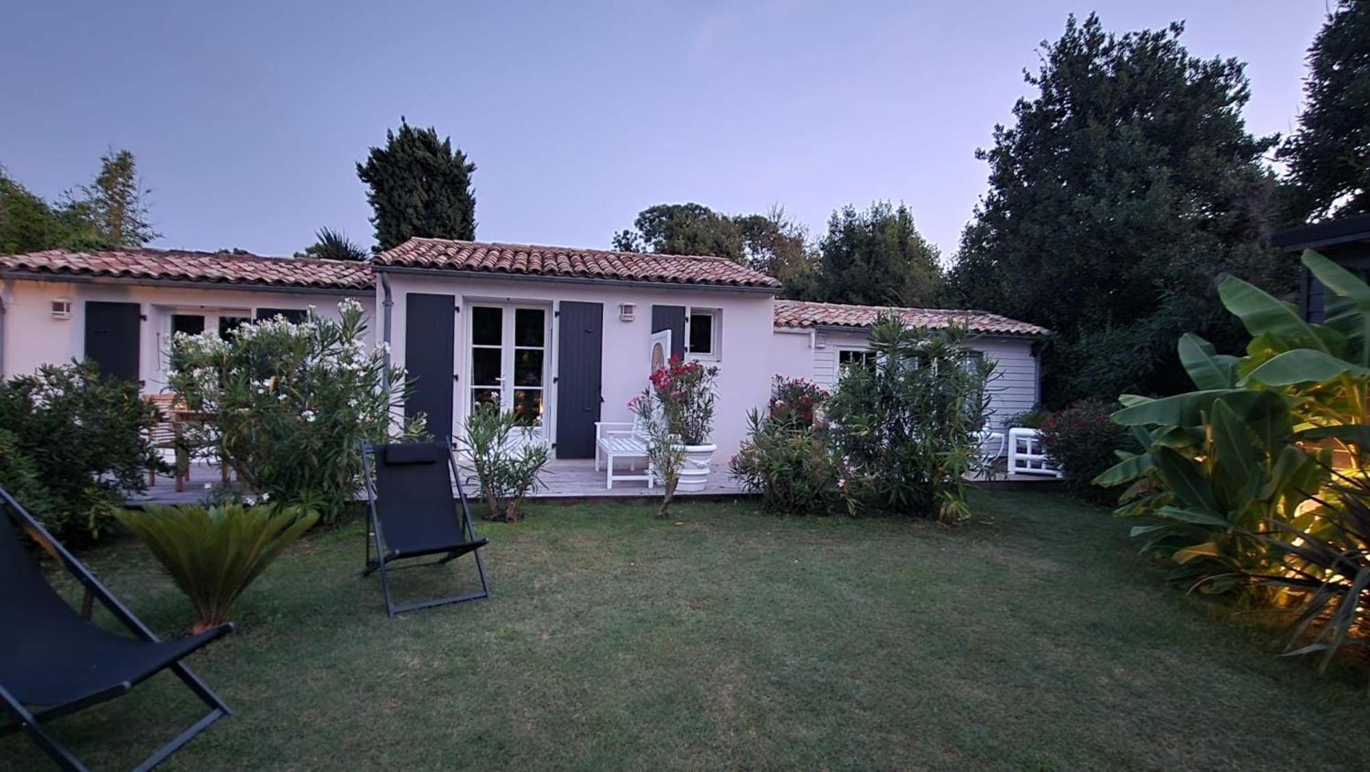 Le Jardin Des Portes Bed & Breakfast Les Portes-en-Re Exterior foto